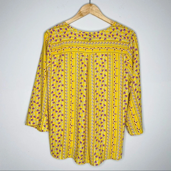W5 Gold Yellow Floral Boho Surplice Blouse Women’s Size Medium - Picture 7 of 9